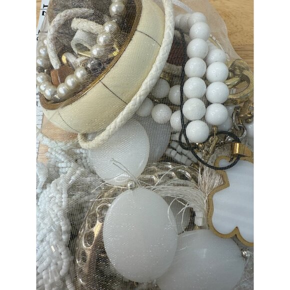 Jewelry Lot Wearable White & Gold Assorted Pieces Including Bangles Necklaces - Picture 5 of 9